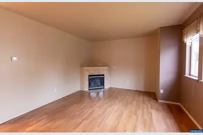 374 NW 25th St, Redmond, OR 97756 - Photo 7