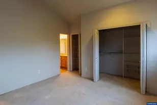 374 NW 25th St, Redmond, OR 97756 - Photo 23