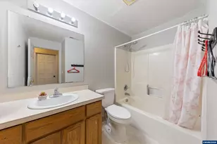 422 E 5th St, Lafayette, OR 97127 - Photo 29