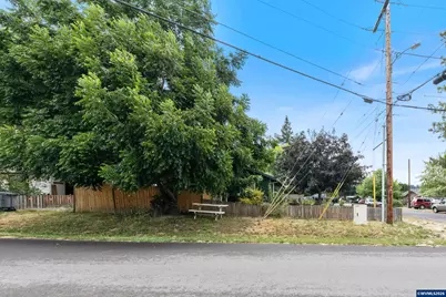 422 E 5th St, Lafayette, OR 97127 - Photo 41