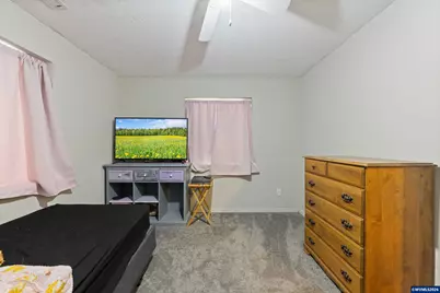 422 E 5th St, Lafayette, OR 97127 - Photo 25