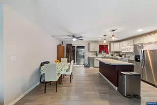 422 E 5th St, Lafayette, OR 97127 - Photo 15
