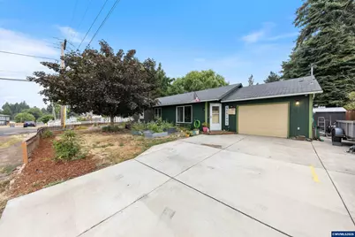 422 E 5th St, Lafayette, OR 97127 - Photo 1