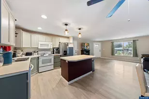 422 E 5th St, Lafayette, OR 97127 - Photo 9