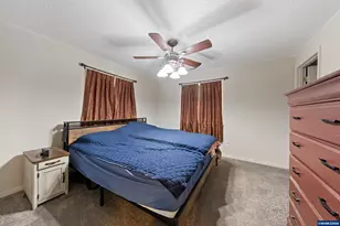 422 E 5th St, Lafayette, OR 97127 - Photo 17
