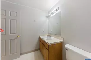 422 E 5th St, Lafayette, OR 97127 - Photo 31