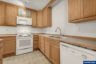482 S 4th St, Independence, OR 97351 - Photo 17