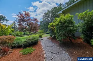 950 Edgewood Dr NW, Albany, OR 97321 - Photo 7