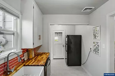 1090 14th Av SW, Albany, OR 97321 - Photo 17