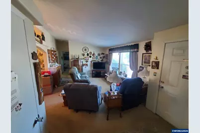 652 Royalty Cir NE, Salem, OR 97301 - Photo 3