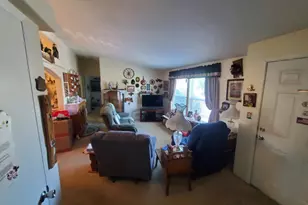 652 Royalty Cir NE, Salem, OR 97301 - Photo 3