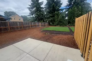 196 Gwinn Street E, Monmouth, OR 97361 - Photo 9