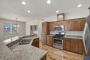 6087 Rolletti Dr SE, Salem, OR 97306 - Photo 17
