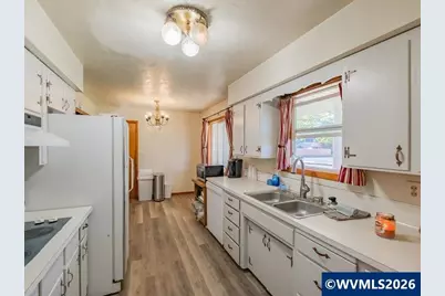 1051 24th Av SE, Albany, OR 97322 - Photo 9