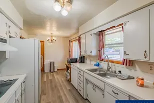 1051 24th Av SE, Albany, OR 97322 - Photo 9
