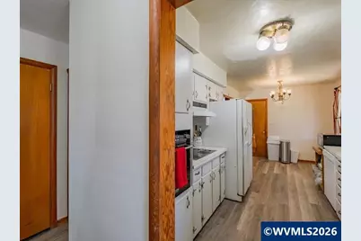 1051 24th Av SE, Albany, OR 97322 - Photo 5