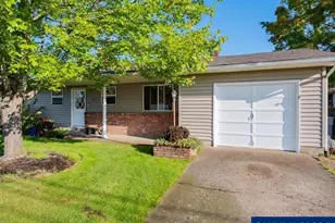 1051 24th Av SE, Albany, OR 97322 - Photo 3