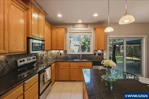 2333 Mountain River Dr, Lebanon, OR 97355 - Photo 11
