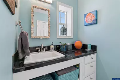 327 S 46th St, Springfield, OR 97278 - Photo 29