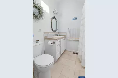327 S 46th St, Springfield, OR 97278 - Photo 15