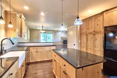 957 SW Fellows St, McMinnville, OR 97128 - Photo 15