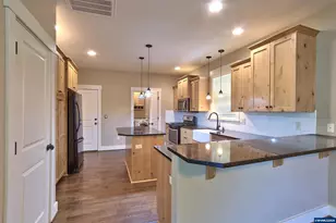 957 SW Fellows St, McMinnville, OR 97128 - Photo 13