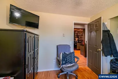 350 W Pine St, Sweet Home, OR 97386 - Photo 17