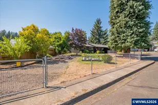 350 W Pine St, Sweet Home, OR 97386 - Photo 3