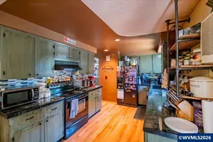 350 W Pine St, Sweet Home, OR 97386 - Photo 9
