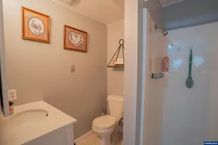 1925 River Rd, Lebanon, OR 97355 - Photo 15