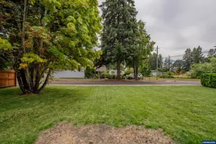 1925 River Rd, Lebanon, OR 97355 - Photo 25