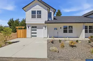 1251 Brown (-1255) St, Woodburn, OR 97071 - Photo 5