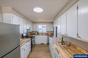 3623 Jefferson Pl SE, Albany, OR 97322 - Photo 5