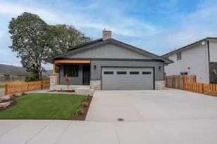 2456 Phillips Wy, Lebanon, OR 97355 - Photo 1