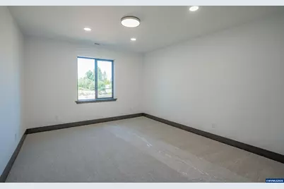 2456 Phillips Wy, Lebanon, OR 97355 - Photo 23
