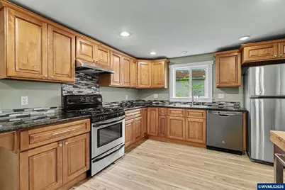 213 Mill St, Silverton, OR 97381 - Photo 21