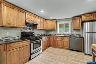 213 Mill St, Silverton, OR 97381 - Photo 21