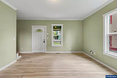 213 Mill St, Silverton, OR 97381 - Photo 11