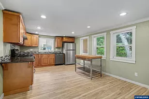 213 Mill St, Silverton, OR 97381 - Photo 17