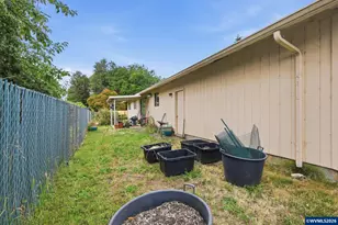 920 Echo Hollow Rd, Eugene, OR 97402 - Photo 39