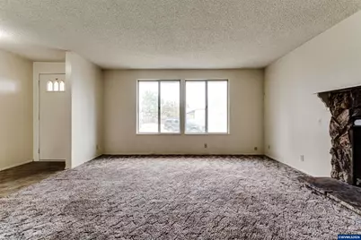 920 Echo Hollow Rd, Eugene, OR 97402 - Photo 9