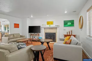 810 NW Lyman Dr, Corvallis, OR 97330 - Photo 5