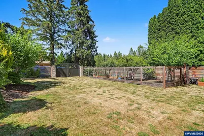 810 NW Lyman Dr, Corvallis, OR 97330 - Photo 37