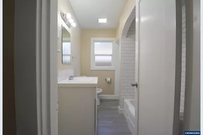 1075 Shipping St NE, Salem, OR 97301 - Photo 15