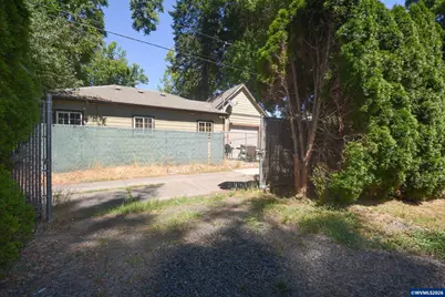 1075 Shipping St NE, Salem, OR 97301 - Photo 33