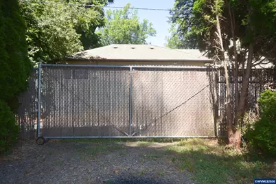1075 Shipping St NE, Salem, OR 97301 - Photo 37