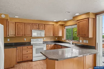 1530 Jamestown St SE, Salem, OR 97302 - Photo 15