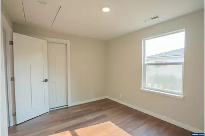 490 W A St, Lebanon, OR 97355 - Photo 17