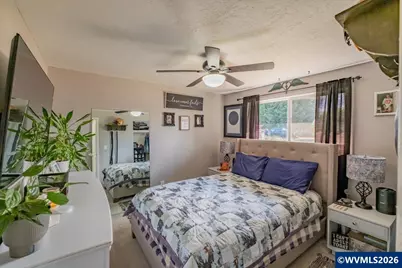 268 Evelyn Av NE, Salem, OR 97301 - Photo 17