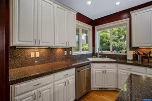 595 Harbourtown Ct SE, Salem, OR 97306 - Photo 21